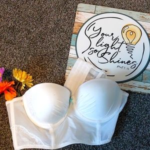 Beautiful Lace Strapless Bandeau Bra - Size Medium